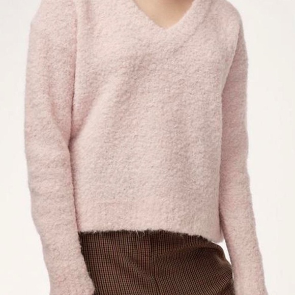 Wilfred Aritzia Alpaca wool light pink Marseille Vneck cropped sweater- size XS - Picture 5 of 13